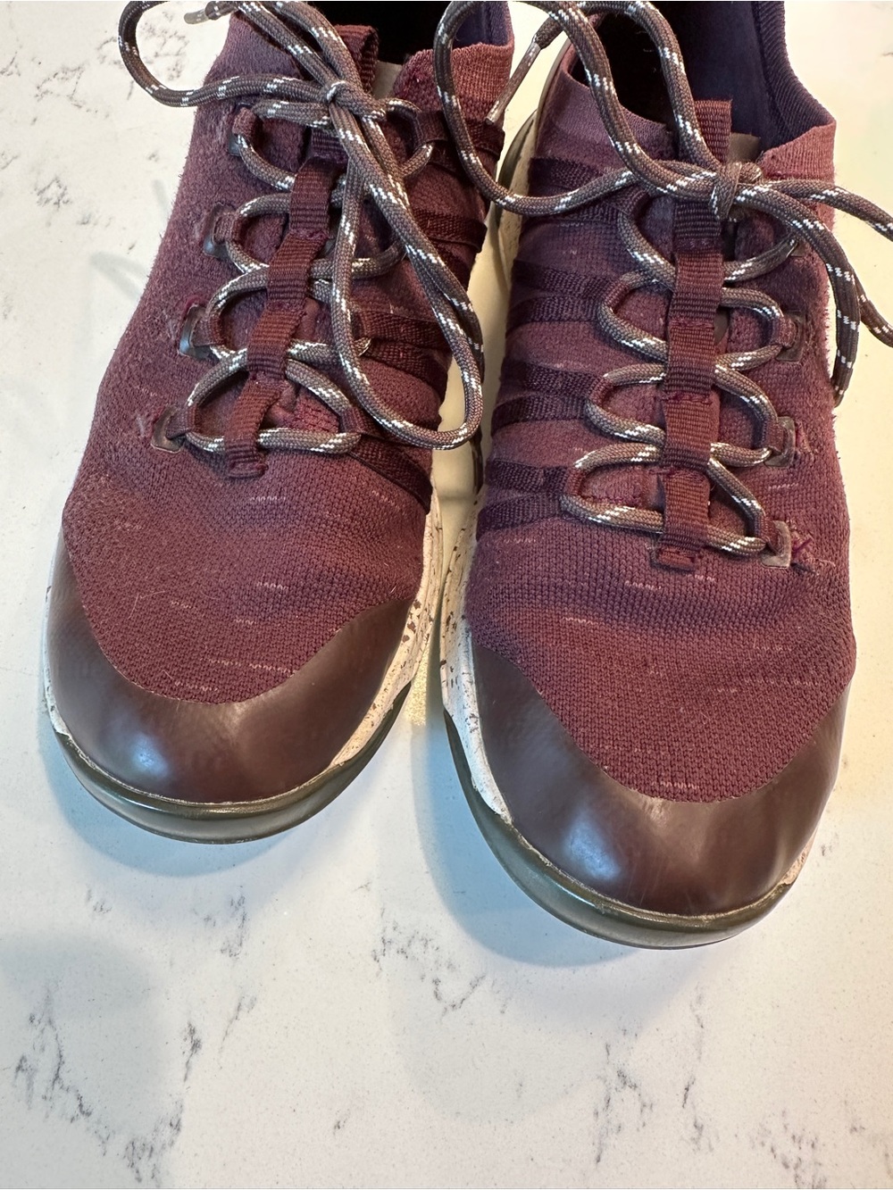 Chaco Burgundy Scion Hiking Shoes Sneakers women’s size 9.5